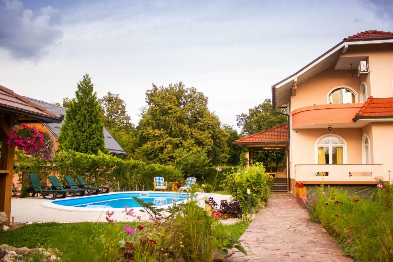 Villa Katarina With Pool Banja Luka Exterior photo